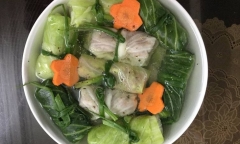 Canh bắp cải cuộn tôm thịt giải nhiệt bữa cơm mùa hè ngon tuyệt 