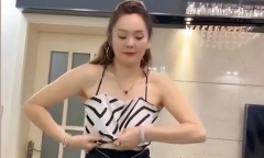 Mẹ chồng U50 diện đồ gợi cảm ra đường, con dâu nói một câu khiến bà nổi cơn thịnh nộ