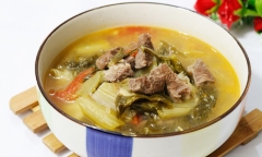 Cách nấu canh dưa chua thịt bò thanh mát thơm ngon cực hấp dẫn