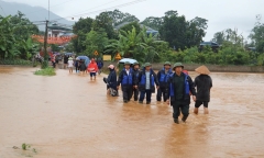 Khẩn trương tìm kiếm cháu bé nghi bị nước lũ cuốn trôi ở Thái Nguyên
