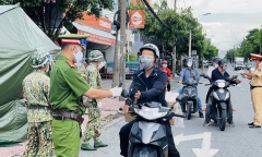 TP.HCM đề nghị 4 tỉnh lân cận cho phép người lao động dùng xe cá nhân di chuyển