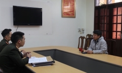 Phạt 50 triệu đồng công ty in cờ nước ngoài lên pano trường đại học