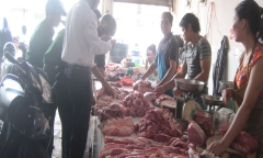 Truy “đầu ra” thực phẩm bẩn: Vú heo thối thành... đặc sản nhà hàng