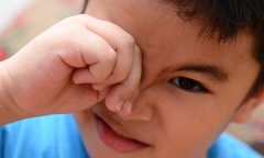 Không phải điện thoại, đây mới là những thứ âm thầm “hủy hoại” thị lực của con bạn