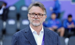 HLV Philippe Troussier “chê” người hâm mộ và truyền thông Việt Nam trên báo Nhật Bản
