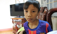 Chồng của giáo viên chủ nhiệm hành hung phụ huynh vì bị lộ lớp học thêm