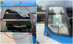 Bình Dương: Nhóm côn đồ vác dao đập phá xe khách, dọa giết phụ xe vì đón trễ