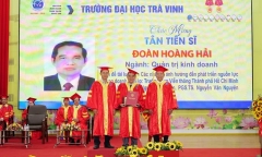 Cụ ông nhận bằng tiến sĩ ở tuổi 73, tiết lộ cơ duyên và động lực học tập