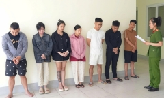 Bắt quả tang 4 nam, 3 nữ