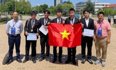 Học sinh Việt Nam xuất sắc giành 2 Huy chương Vàng tại Olympic Vật lý châu Âu 