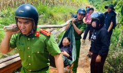 Sản phụ đi làm thuê ở Phú Yên bất ngờ chuyển dạ, sinh con ngay trên rẫy