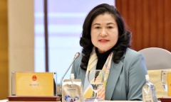 Có chính sách bảo lưu lương với cán bộ được bố trí chức vụ thấp hơn khi sắp xếp bộ máy