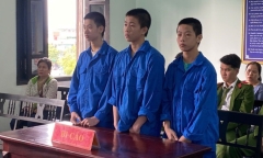 Xét xử băng cướp nhí ở Huế táo tợn dùng hung khí cướp tài sản 