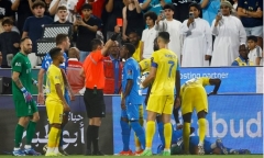 Ronaldo nhận thẻ đỏ khi chơi xấu đối thủ