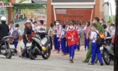 TP.HCM: 238 học sinh tiểu học có biểu hiện lạ sau khi ăn canh bạc hà nấu hến