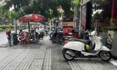 Xe máy lấn chiếm vỉa hè phạt bao nhiêu?