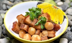 Cách làm thịt ba chỉ kho xì dầu hấp dẫn lạ miệng, cực hao cơm