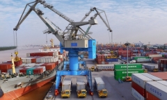 Loạt công ty bị Uỷ ban chứng khoán Nhà nước “tuýt còi”