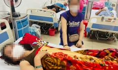 Tình hình sức khỏe của người phụ nữ bị thang máy chuyển thức ăn rơi trúng đầu