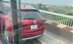 Làm rõ vụ người đàn ông bỏ lại ô tô trên cầu Thăng Long, nghi nhảy xuống tự tử