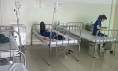 Điều tra nguyên nhân nhiều công nhân ở TP.HCM nhập viện sau bữa trưa căng tin