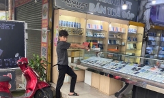 Bắt nam thanh niên giả vờ mua iPhone rồi cướp giật ở Đồng Nai