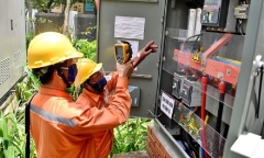 Người dân TP.HCM tá hỏa vì hóa đơn tiền điện tăng cao bất ngờ