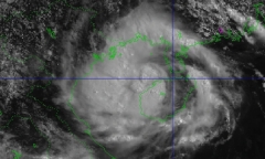 Tin mưa lũ mới nhất ở Sơn La: Nước ngập đến nóc nhà, người dân cầu cứu