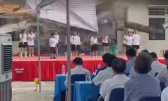 Vụ gạch vữa sập xuống sân khấu ở Hà Nội: Tình hình sức khỏe 6 học sinh ra sao?