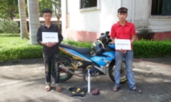 Bắt giữ 2 thanh thiếu niên cướp giật lấy tiền trả thua cá bộ bóng đá