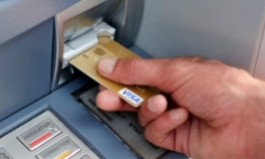 Chuyển tiền qua ATM mà không nhận được là lỗi gì?