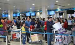 Hơn 9.600 chuyến bay bị chậm, huỷ trong tháng 7/2025