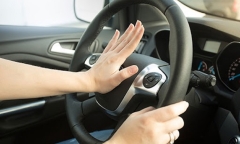 Bấm còi sai cách bị phạt bao nhiêu tiền?