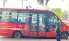 Trung chuyển hành khách tại sân bay Tân Sơn Nhất để giảm ùn ứ