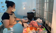 Tin tức thời sự mới ngày 30/8: Phát hiện bé trai còn nguyên dây rốn bên đường 