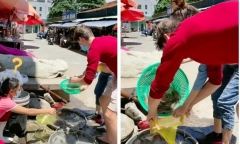Sợ bị vợ Việt mắng, anh chồng người Nga mang cả đạo cụ đi mua tôm, dân mạng phải thốt lên 