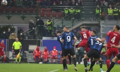 Firmino và Salah lập công phút cuối, Liverpool đặt một chân vào tứ kết Champions League