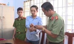 Vĩnh Long: Khởi tố,  bắt tạm giam đối tượng lên mạng mua súng quân dụng để phòng thân