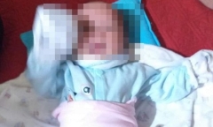 Bé trai sơ sinh bị bỏ rơi trên ghế đá, cơ quan chức năng tìm người thân 
