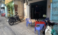 Sau tiếng la hét, phát hiện người đàn ông bị đâm chết ở quận Bình Thạnh
