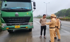 Hà Nội mở đợt cao điểm xử xe tải vi phạm khu vực ngoại thành