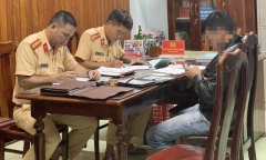 Tài xế lái ô tô tông hai mẹ con rồi bỏ chạy bị phạt 35 triệu đồng, tước giấy phép lái xe 11 tháng