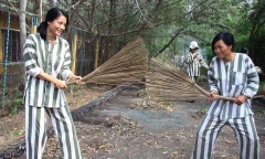 Trương Ngọc Ánh khóc nức nở trên sân khấu Hương Ga DJ Party