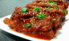 Công thức nấu sườn xào chua ngọt đậm đà đưa cơm, chồng con mê tít
