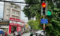 Những trường hợp được rẽ phải khi đèn đỏ mà không bị phạt?
