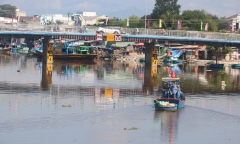 Người đàn ông xin khai thác