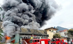 Cháy lớn thiêu rụi gara ôtô tại Hà Giang, thiệt hại hàng tỷ đồng