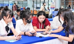 Tuyển sinh 2026: Nhiều đại học đổi mới tổ hợp, học sinh gấp rút đổi “chiến thuật”