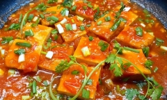 Cách làm đậu sốt cà chua ngon đậm đà, đưa cơm hết sảy