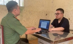 Bắt sinh viên IT